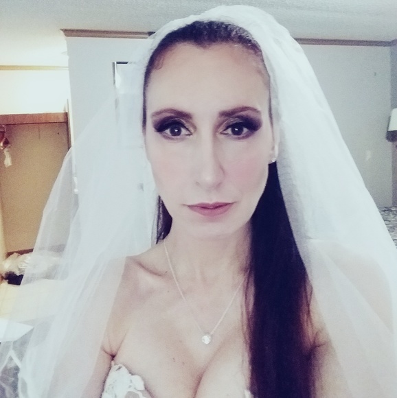 Meet your Posher, Amanda - Picture 1 of 1